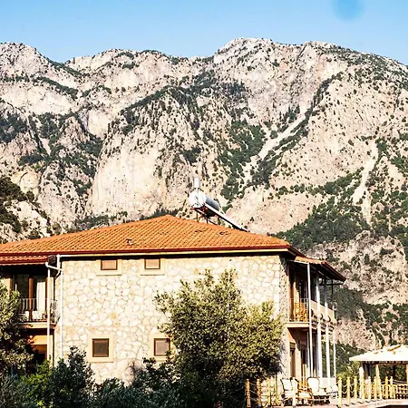 Casa Di Pietra מלון *